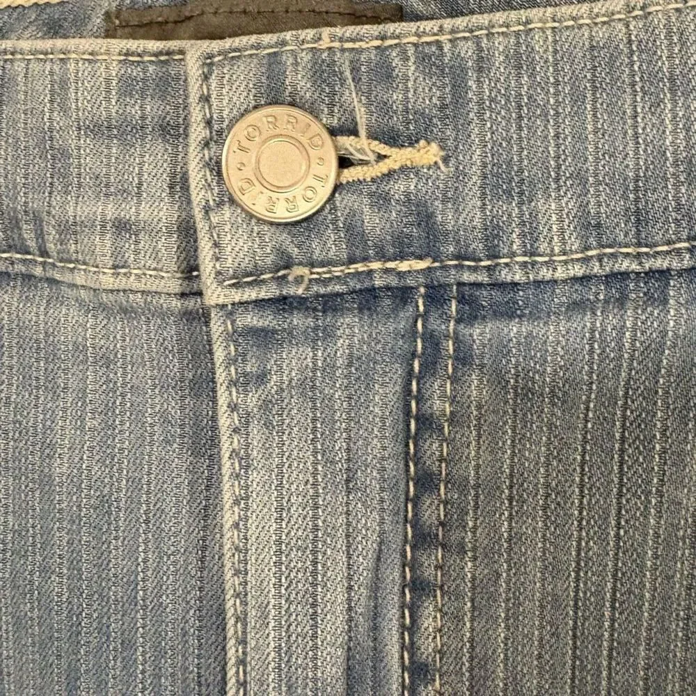 Torrid Women's denim mini skirt 5 pocket design size 12 NWT MSRP $69.90